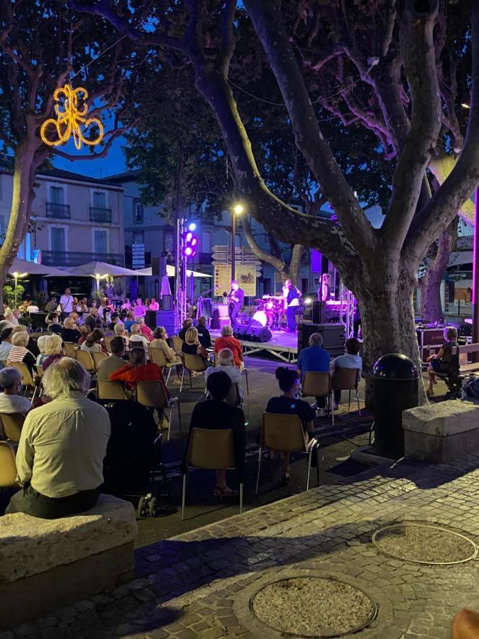 Studio - Coeur De Ville Serignan Bagian luar foto