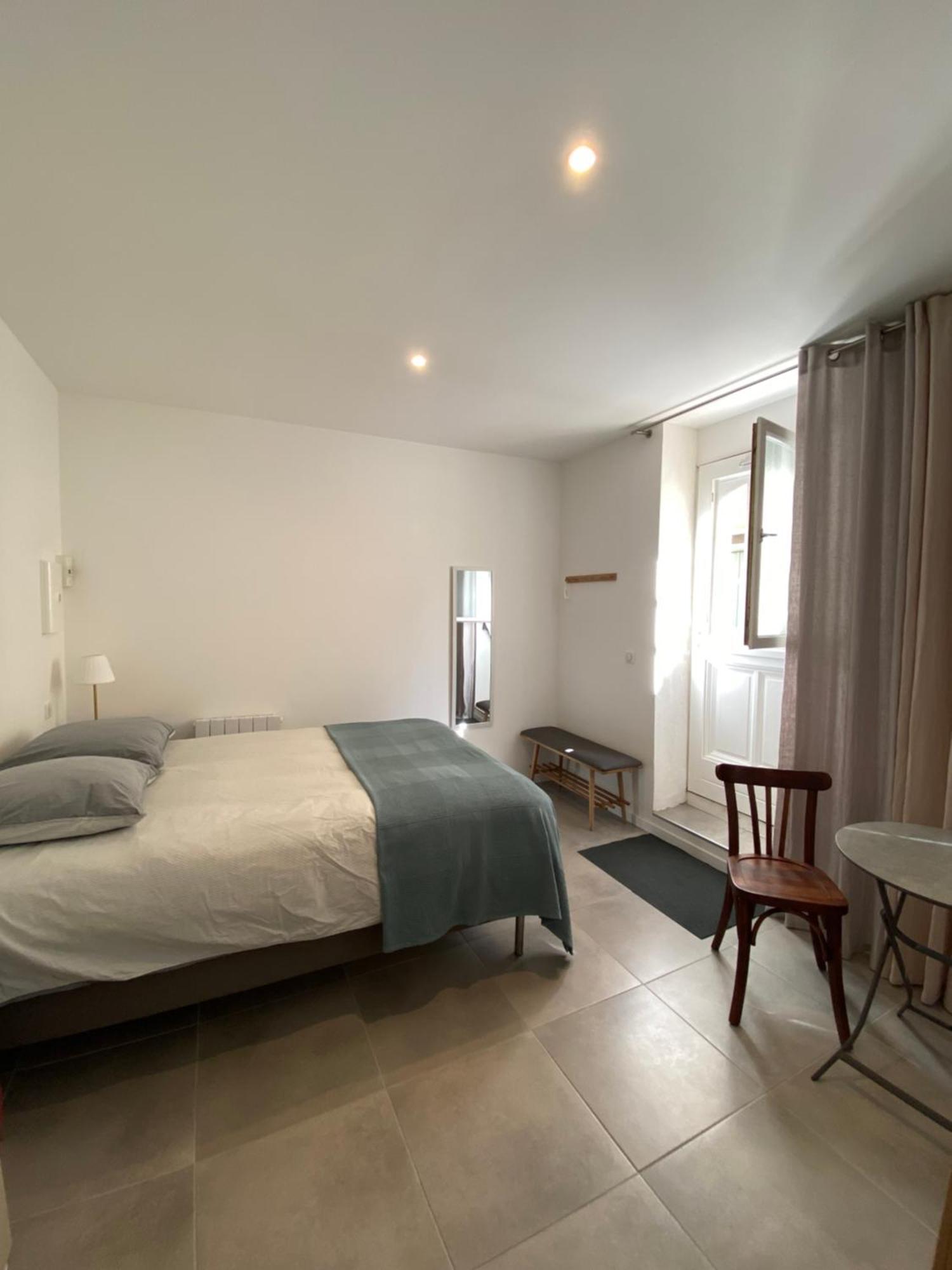 Studio - Coeur De Ville Serignan Bagian luar foto